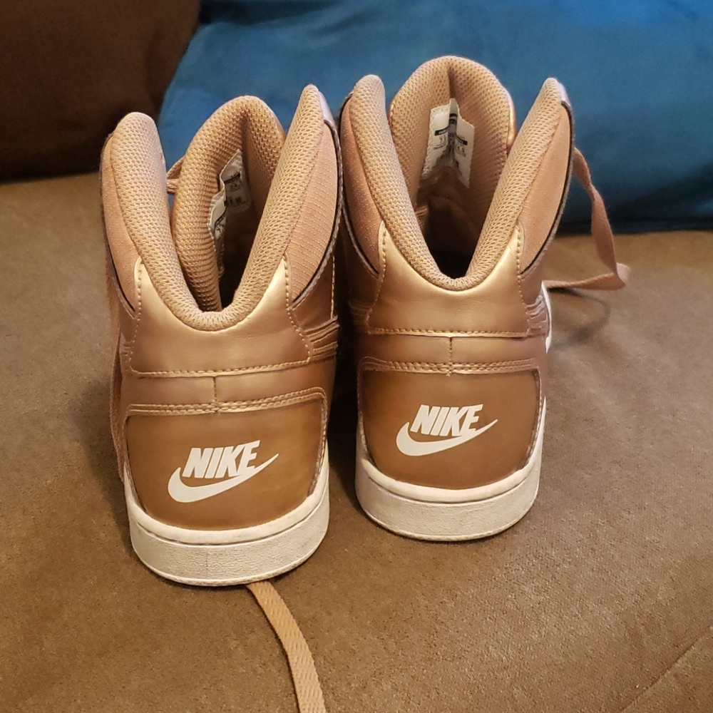 Nike Shoes - Picture 4 of 5